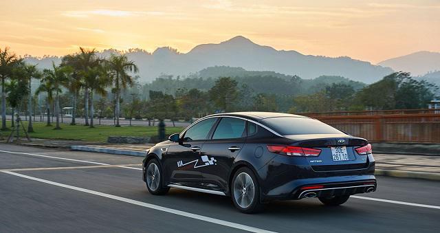 Đặc điểm nổi bật ở đuôi xe Kia Optima 2016